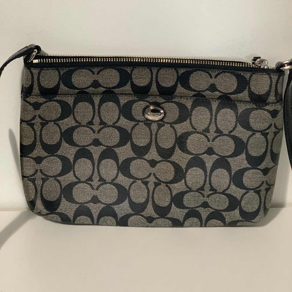 Excellent condition Coach cross body purse